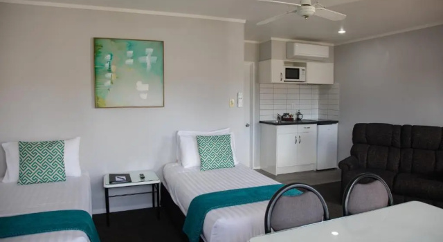 Апартаменты BKs Palm Court Motor Lodge