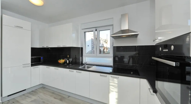 Вилла с 3 комнатами с балконом и с видом на море Villa Lily