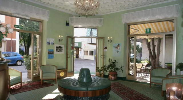 Hotel Diana, Забронировать Отель Centro Storico Градо