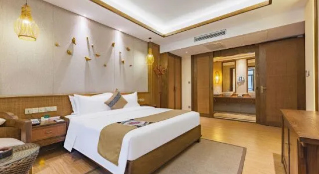 Люкс с балконом Nverzhai Holiday Hotel