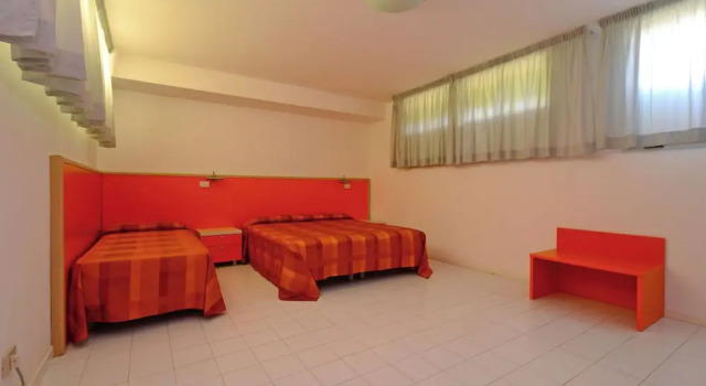Ideal Getaway Flat With Solarium and Pool, Book Lejlighed Hoteller i Friuli Venezia Giulia med parkering, Parkering