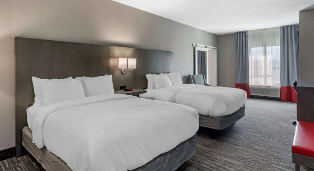 Четырёхместный номер Standard Comfort Inn & Suites Olive Branch Old Towne