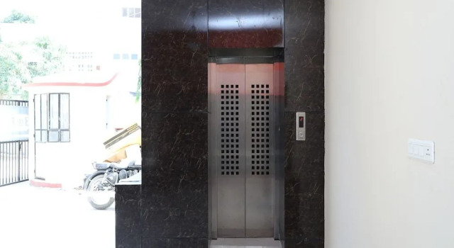 OYO 15791 Flagship Hotel Executive Hazratganj