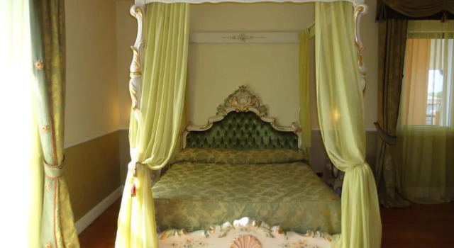Полулюкс Hotel Confine