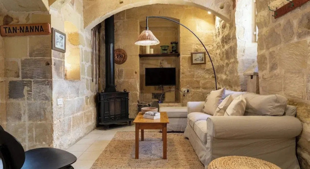 Tan-Nanna Farmhouse, Book Villa Sommerhuse i Kercem, Hytte