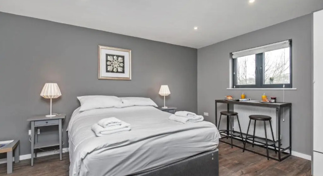 Paddock Drive, Prenota Hotel Winchester Hampshire