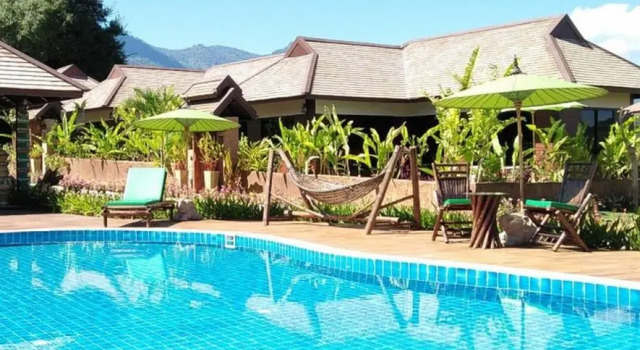 Семейная вилла с балконом и с красивым видом из окна Shambave Pai Resort
