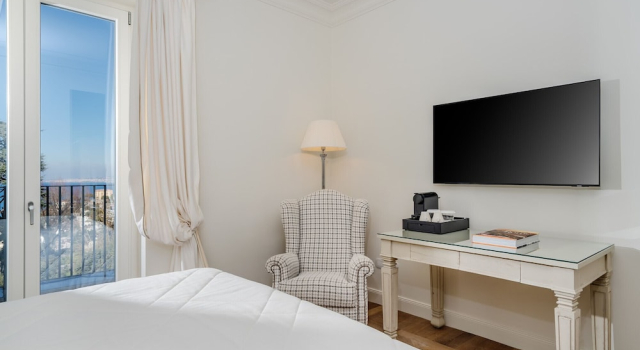 Двухместный номер Deluxe с балконом и с видом на море La Tuja Relais du Parc