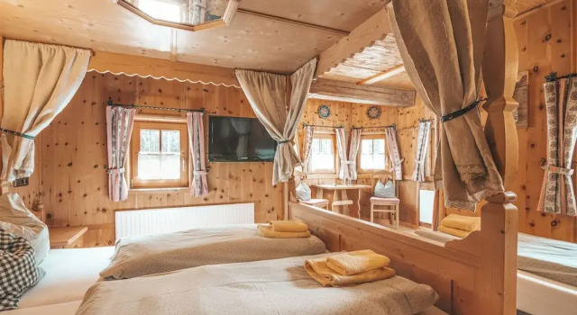 Трёхместный номер Standard с балконом и с видом на сад Hotel Mitterhof