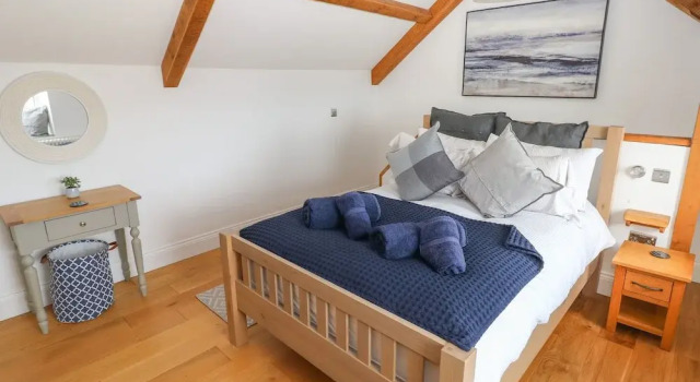 1 Salt Cottage