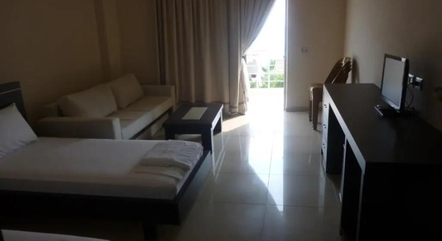 Blue Days Hotel, Varaa Hotelli Hotellit Vlorë County pysäköinnillä, Pysäköinti