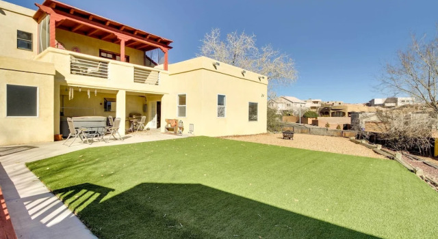 Коттедж с 3 комнатами с балконом Albuquerque Home w/ Spacious Yard & Fire Pit!