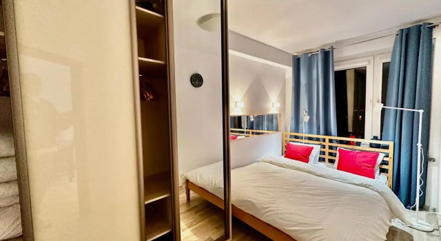 DECOR 2 metro fast WiFI 55’TV Netflix HBO cozy, Забронировать Отель Варшава Мазовецкое воеводство