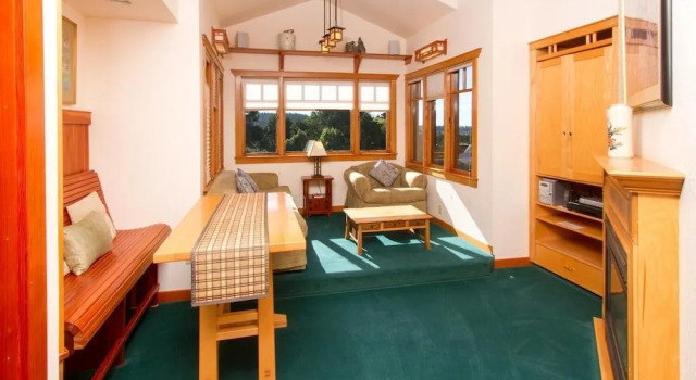 Mendocino View East, Забронировать Отель Отели Мендосино 3 звезды, рядом с Temple of Kwan Tai, 3*