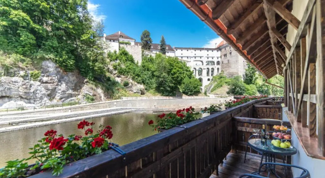 Четырёхместный номер Standard с балконом Garni hotel Castle Bridge