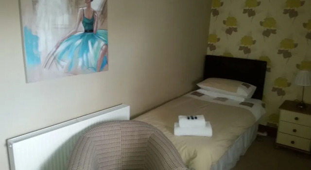 The Red Lion Hotel, Book Hotel Pontrhydfendigaid Glamorgan