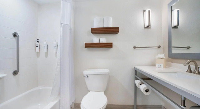 Двухместный люкс c 1 комнатой Hilton Garden Inn Jacksonville Airport