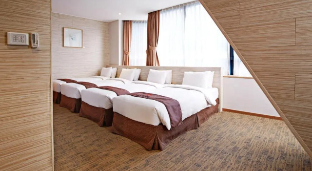 Четырёхместный номер Standard окно не гарантировано Hotel Skypark Myeongdong 2