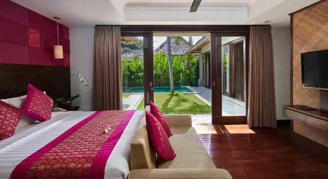 Вилла с бассейном с 3 комнатами Mahagiri Villas Sanur