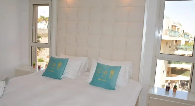 Апартаменты Renovated 3 Bedroom - Residence with Pool next the Beach