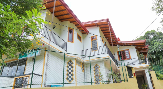 Madara Residence, Забронировать Гостевой дом Канди 