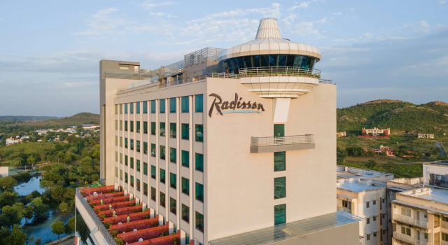 Radisson Hotel Nathdwara, Забронировать Отель Отели штата Раджастхана с парковкой, Парковка