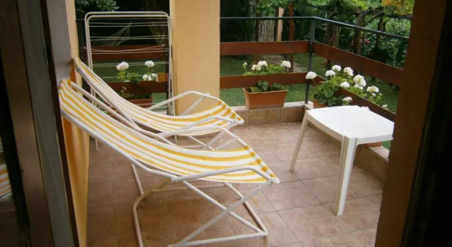 Трёхместный номер Standard с балконом и с красивым видом из окна Guest House Hristovi