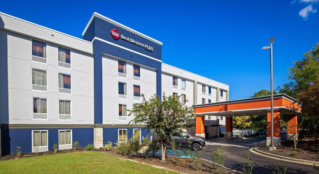 Кровать в общем номере Best Western Plus Lexington Inn