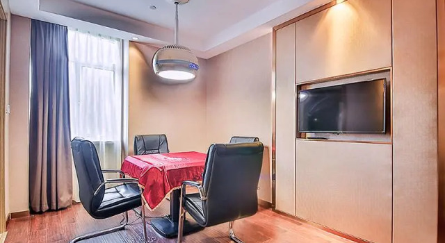 Люкс Vienna International Hotel Wuhan Jiedaokou Branch