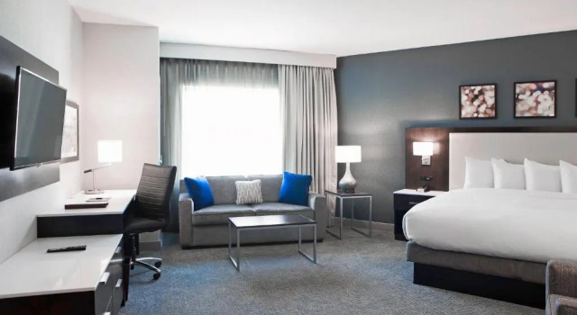 Полулюкс Hilton Garden Inn Minneapolis - University Area