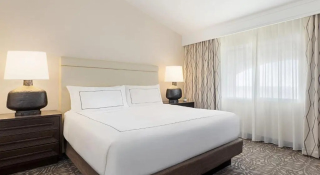 Двухместный люкс Zachari Dunes on Mandalay Beach, Curio Collection by Hilton