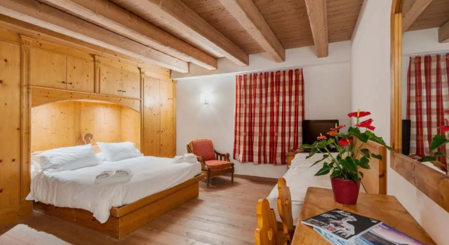 Номер Deluxe Royal Hotel Cortina