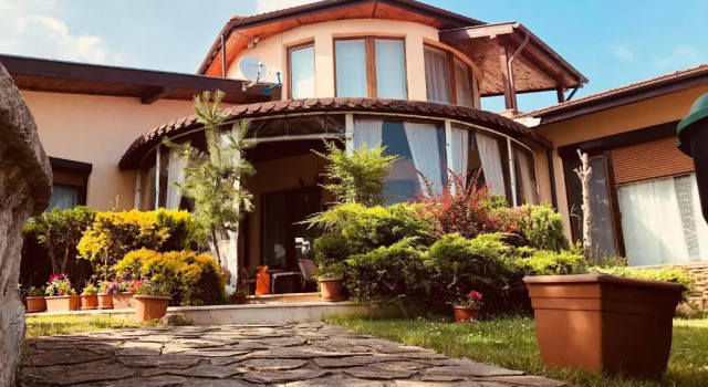Вилла Sunny House Izgrev