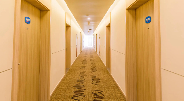 Hanting Hotel Nanchang Honggutan Fenghe Building, Rezerwuj Hotel Hotele w Xinjian z parkingiem, Parking