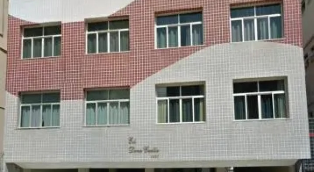 Apartamento bem localizado com Wi-Fi na Praia do Morro