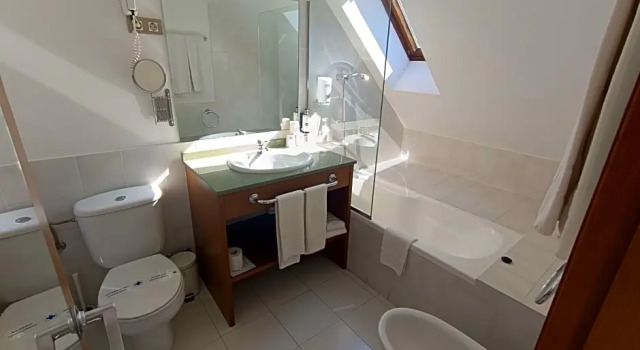 Номер Economy Aston Hotel