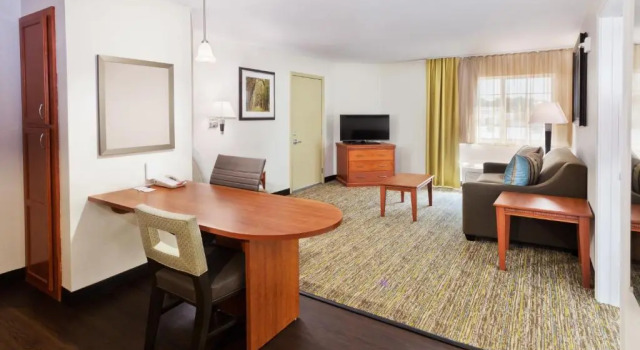 Двухместный люкс c 1 комнатой Candlewood Suites Montgomery- North by IHG