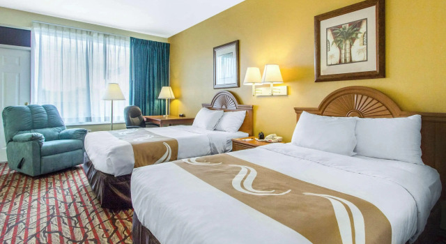 Rodeway Inn Central Clearwater Beach, Book Hotel Clearwater Beach Clearwater-St Pete Beaches