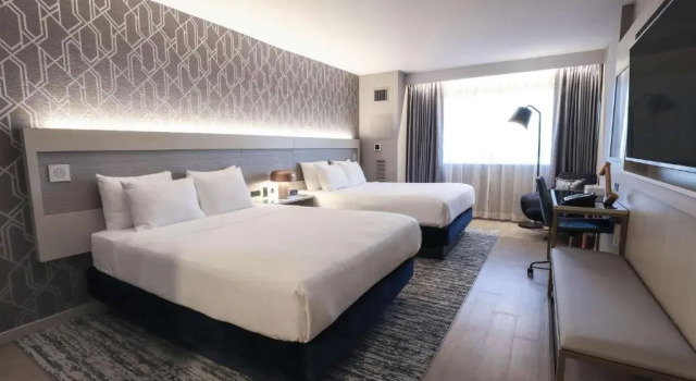 Четырёхместный номер Standard Radisson Plaza Hotel at Kalamazoo Center