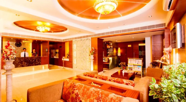 Regenta Orko 's Haridwar, Rezerwuj Hotel Hotele w Uttarakhand z basenem, Basen