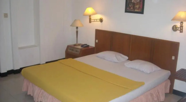 IXO Hotel Semarang, Rezervovat Hotel Hotely v centru Semarang, hotely v centru Semarang, Parkování