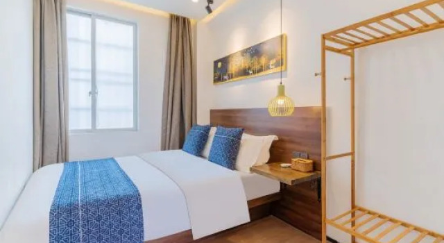 Люкс Deluxe с 2 комнатами с видом на озеро Zhaoqing Lakeside · Mountain Residence (Seven Star Cave Archway)