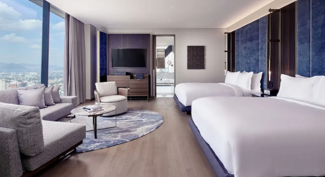 Четырёхместный полулюкс Terrace Corner с видом на парк The Ritz-Carlton, Mexico City