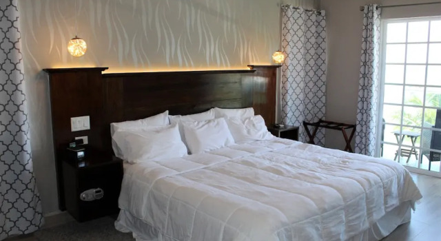 Двухместный номер Standard с балконом и с видом на море Barefoot Caye Caulker Hotel