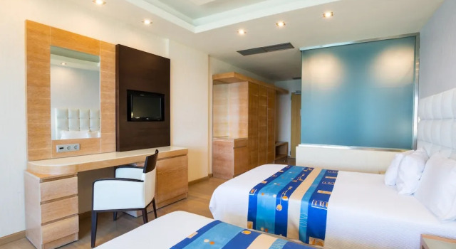 Трёхместный номер Standard с видом на море Konstantinos Palace