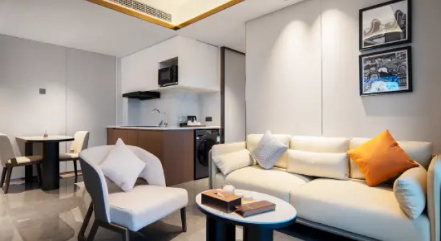 Люкс с 2 комнатами с видом на город Yunlu Serviced Apartments (Shenzhen Luohu Port  Dongmen Old Street Branch)