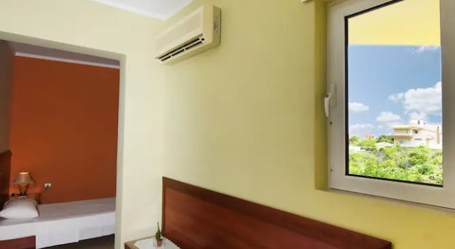 Люкс с 2 комнатами с балконом и с видом на сад Esmeralda Hotel