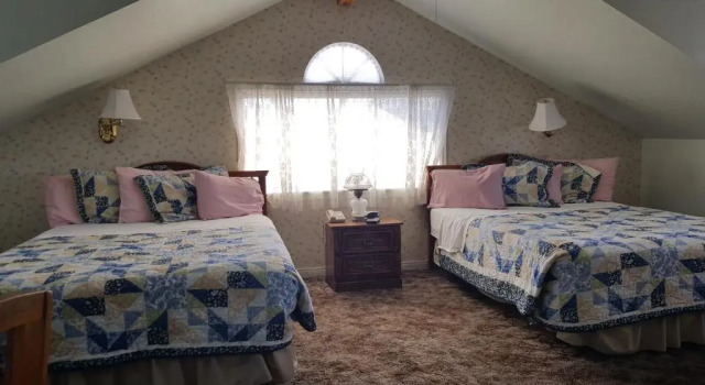 Четырёхместный номер Deluxe Canyon Country Inn