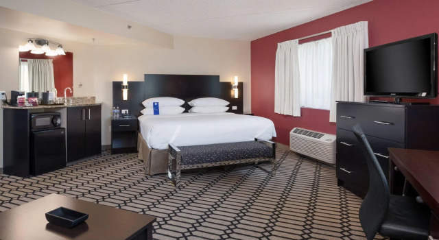 Двухместный люкс Delta Hotels by Marriott Fargo