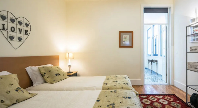 Apartamento A Francos Artist Painting 1